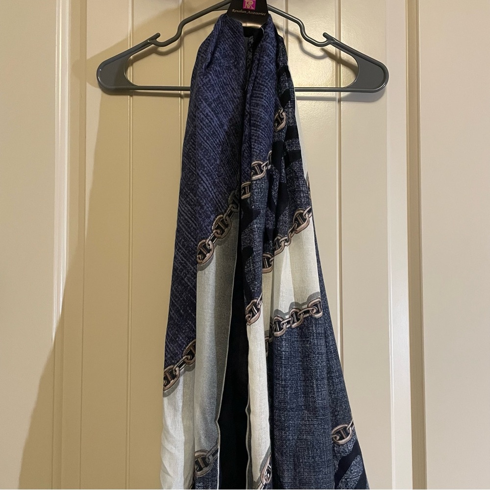 Women’s white and blue patterned scarf